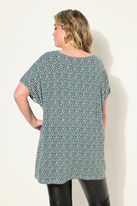 T-Shirt, oversized, Leo-Muster, V-Ausschnitt mit Zierringen, Halbarm