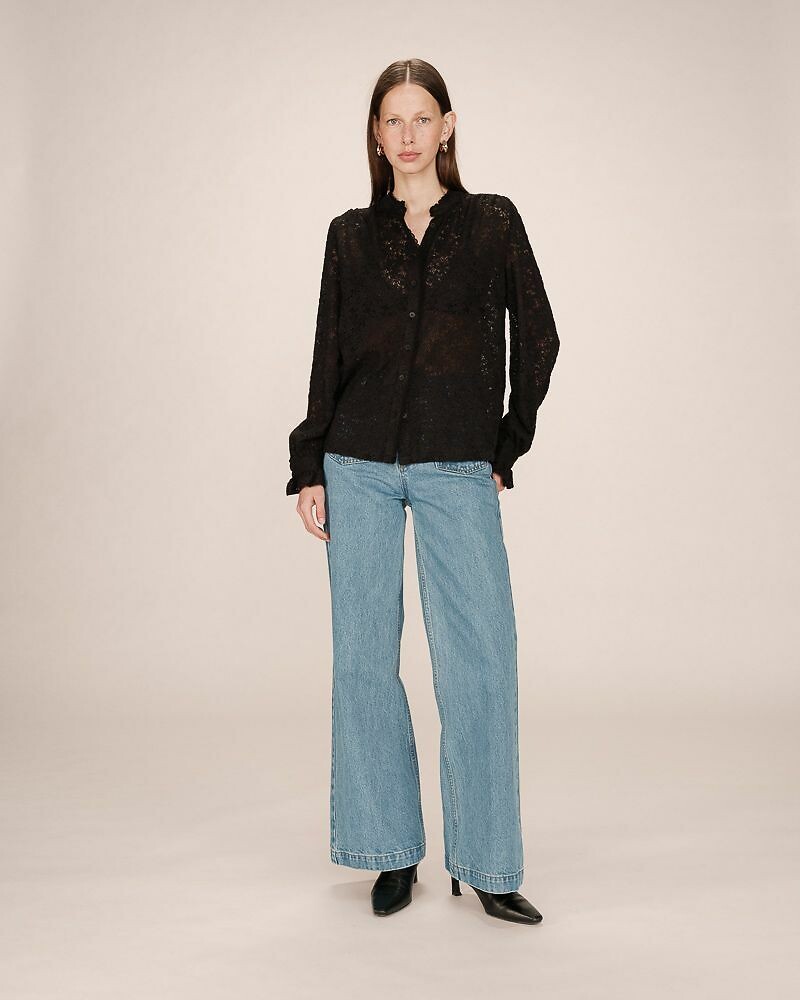 GRACE & MILA<br>Blusa de renda SWING
