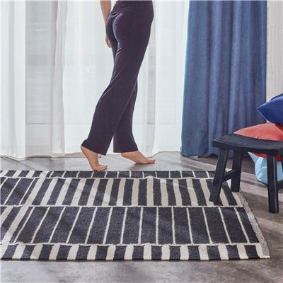 Tapis rayures noir et blanc