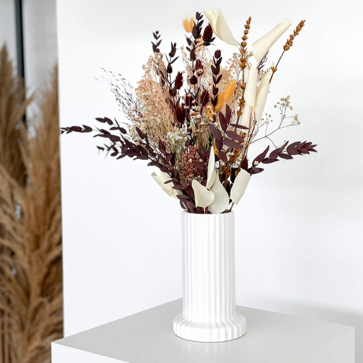 Herfstboeket van gedroogde bloemen