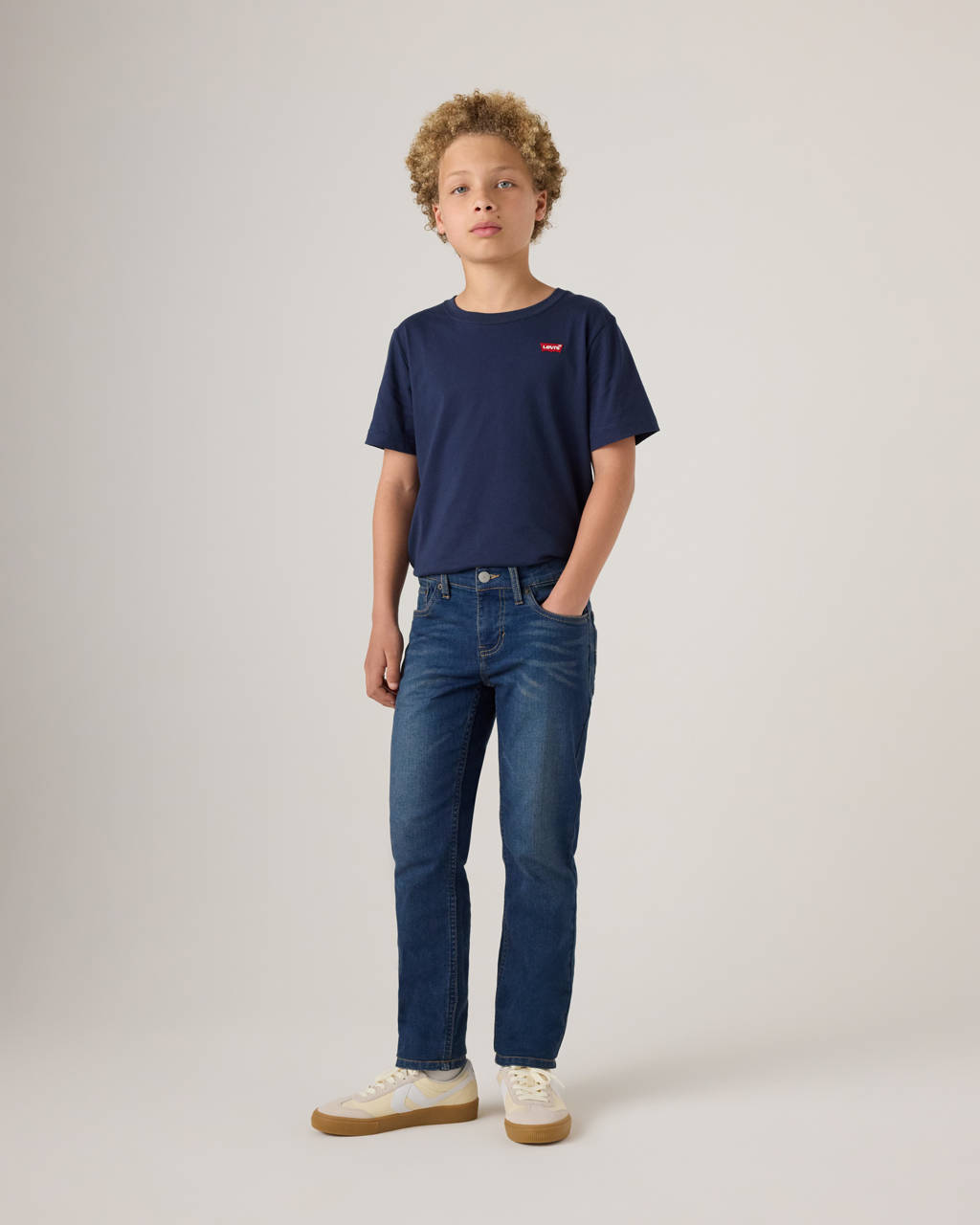 Levi's 502 tapered fit jeans garland