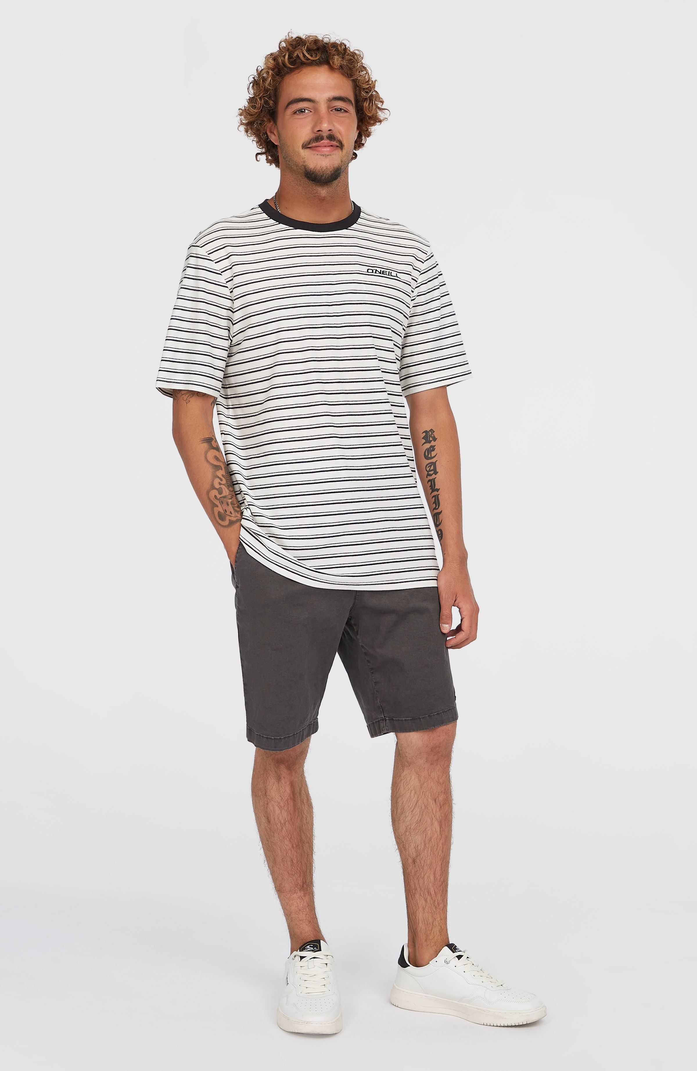 Essentials chinoshort