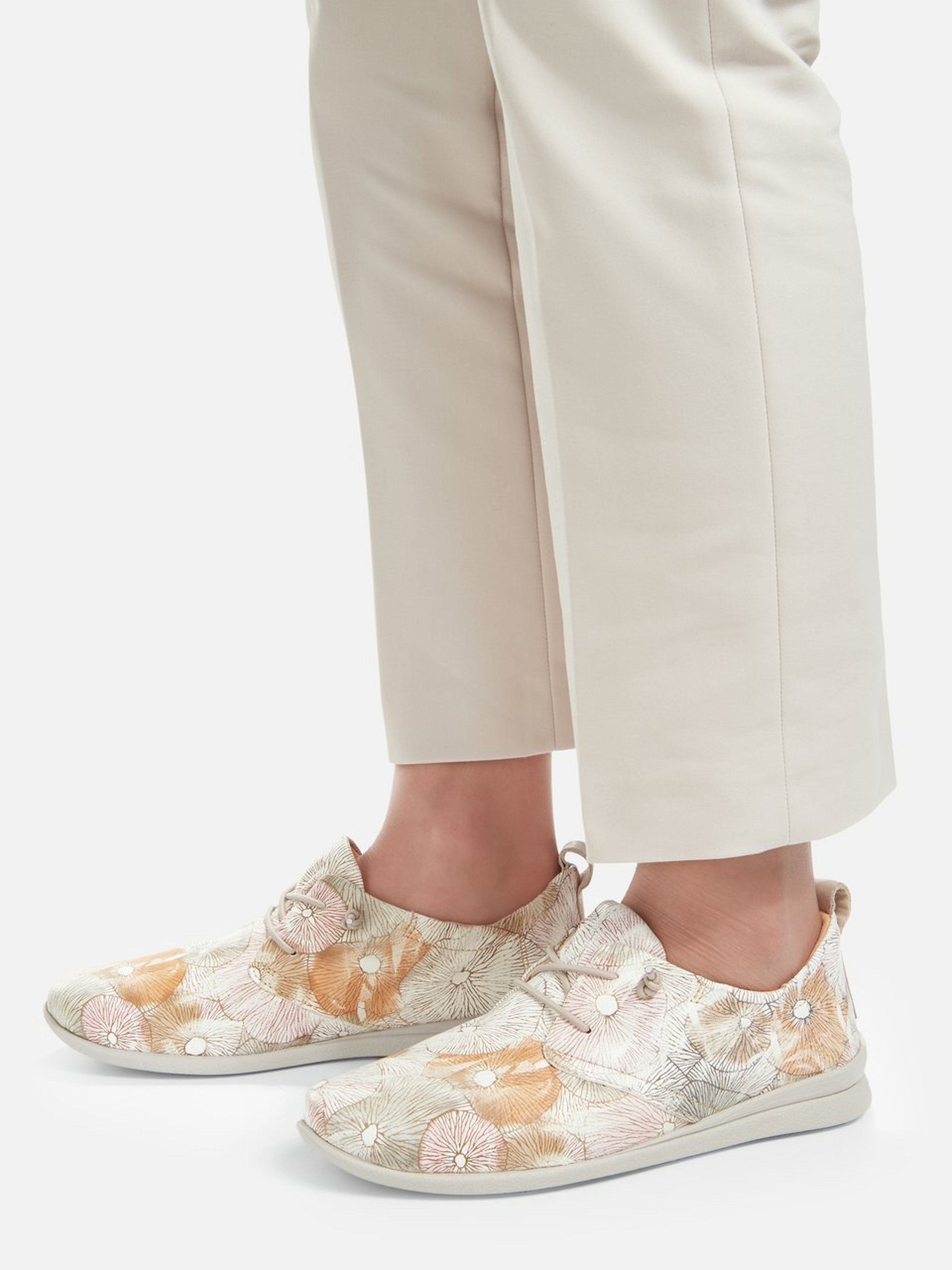 Sneaker Spuat