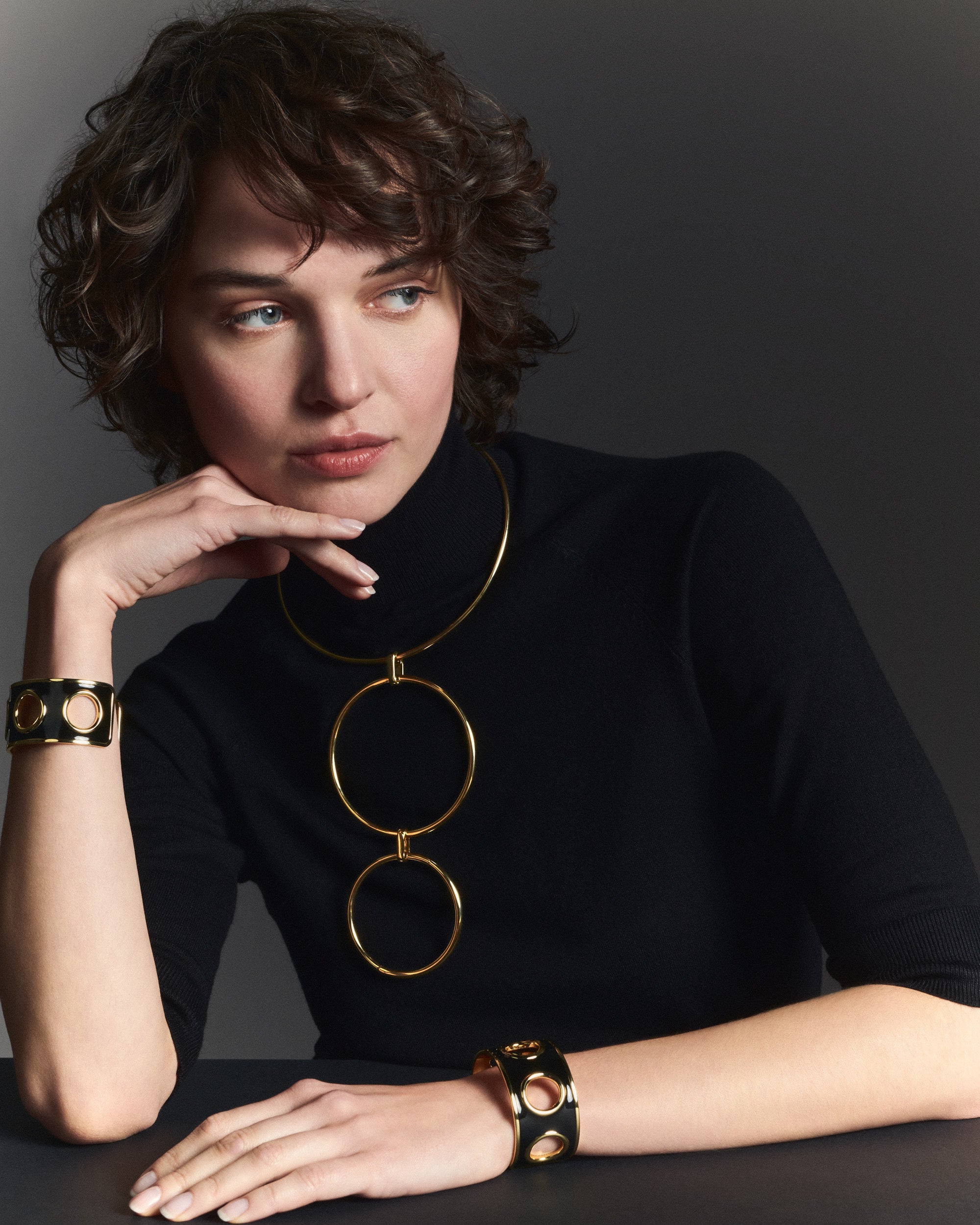 Bangle Up  Eyelet armbånd - sort