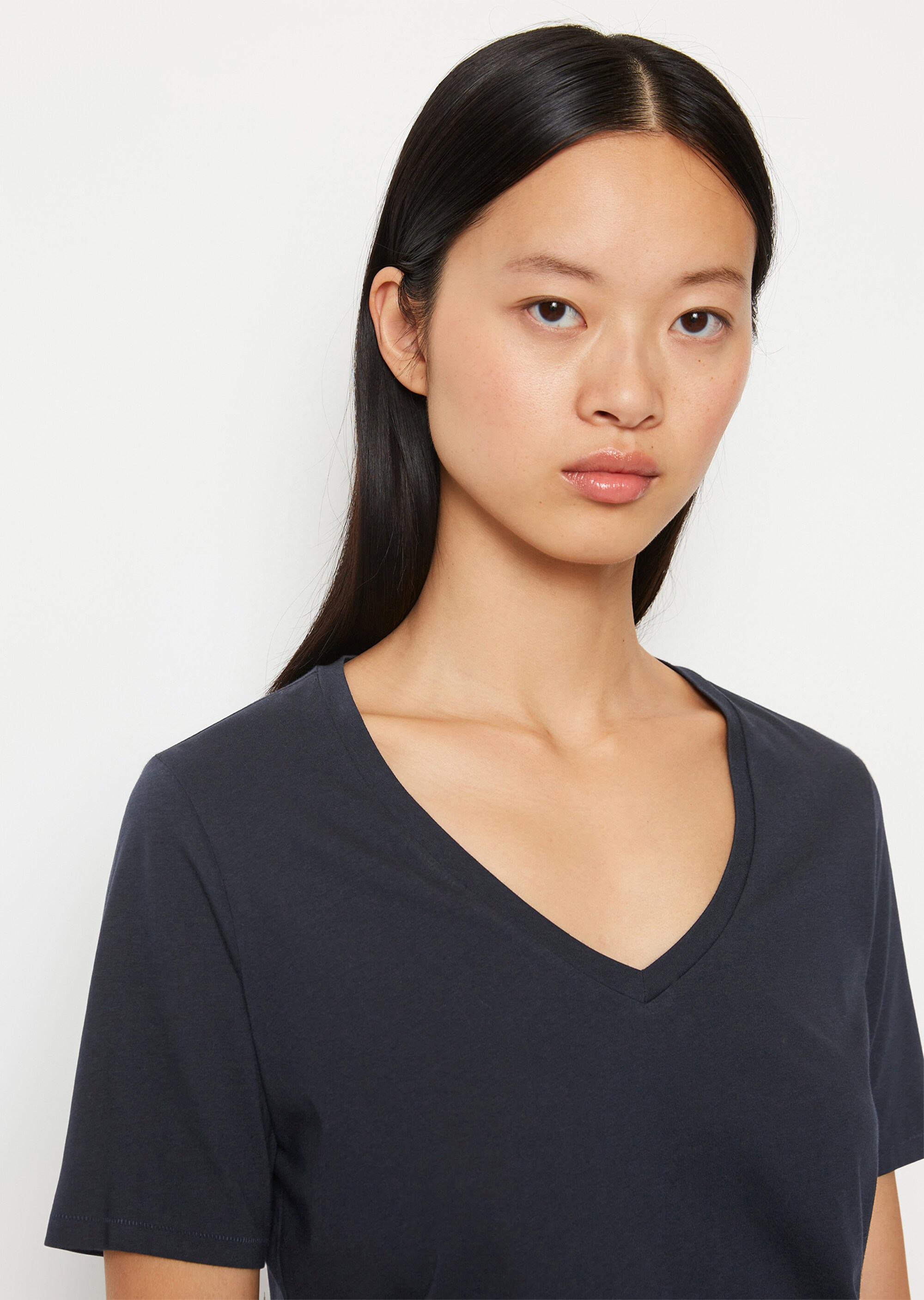 V-Neck-T-Shirt regular aus Organic Cotton