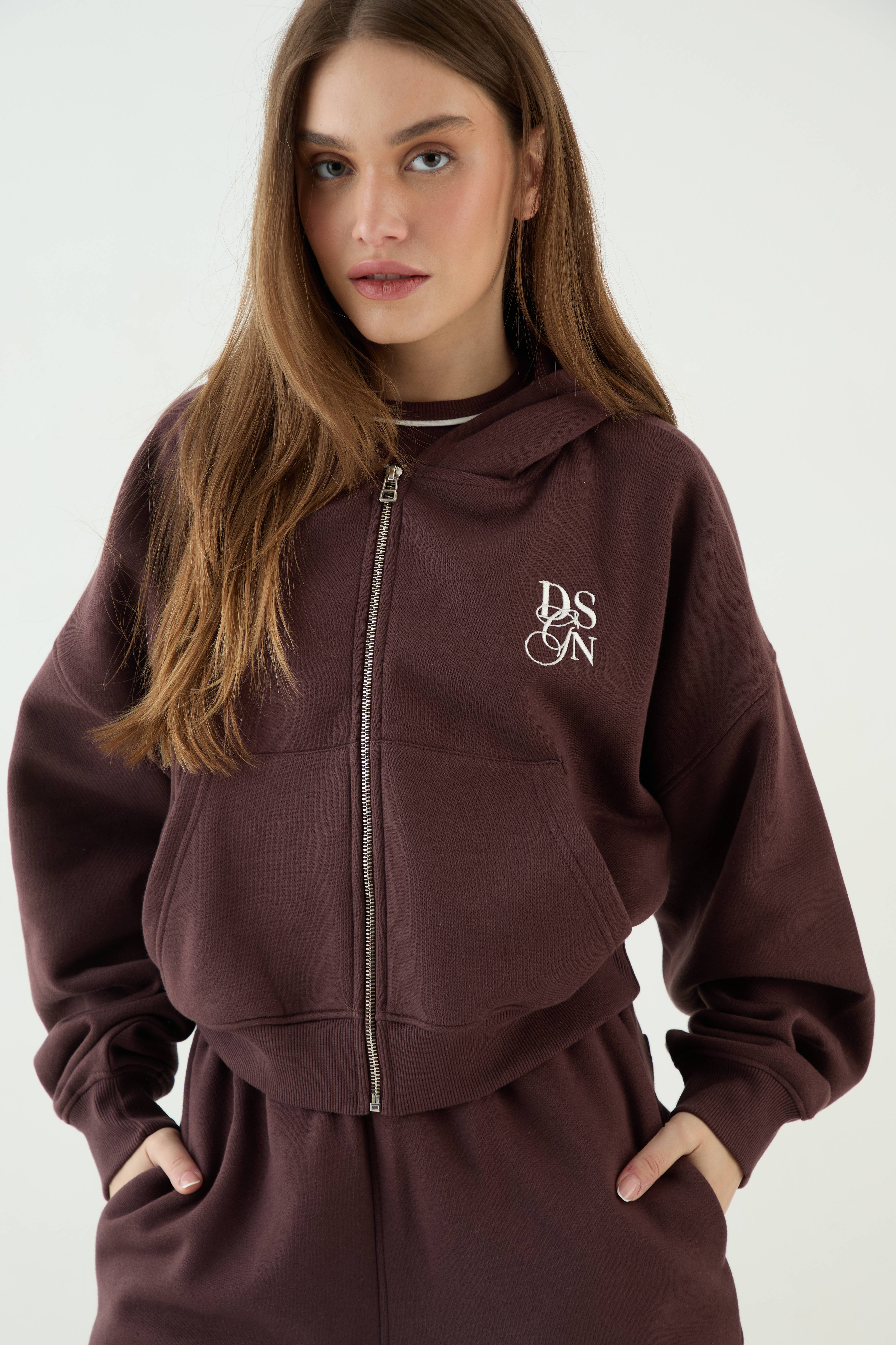 Sweat À Casynthétiqueche Court Boxy Avec Fermeture Éclair Dsgn Studio