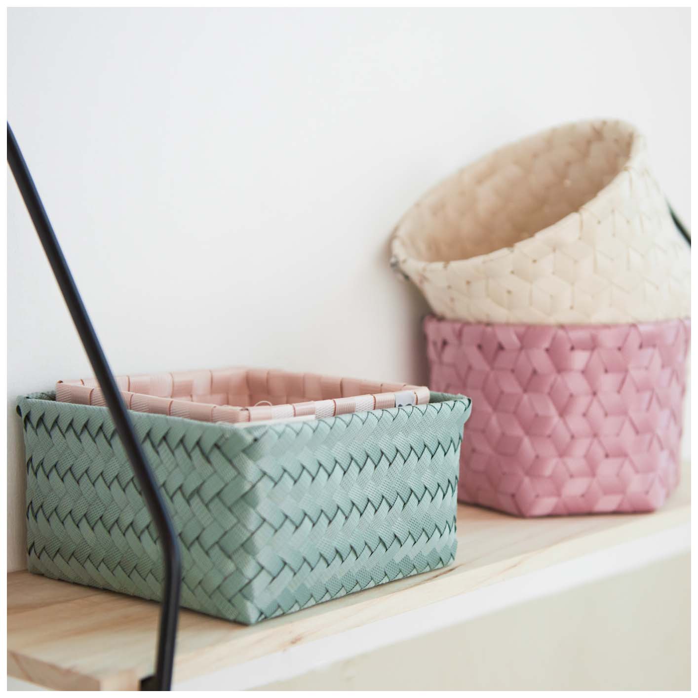 Prenatal mandje rond hexagon wit