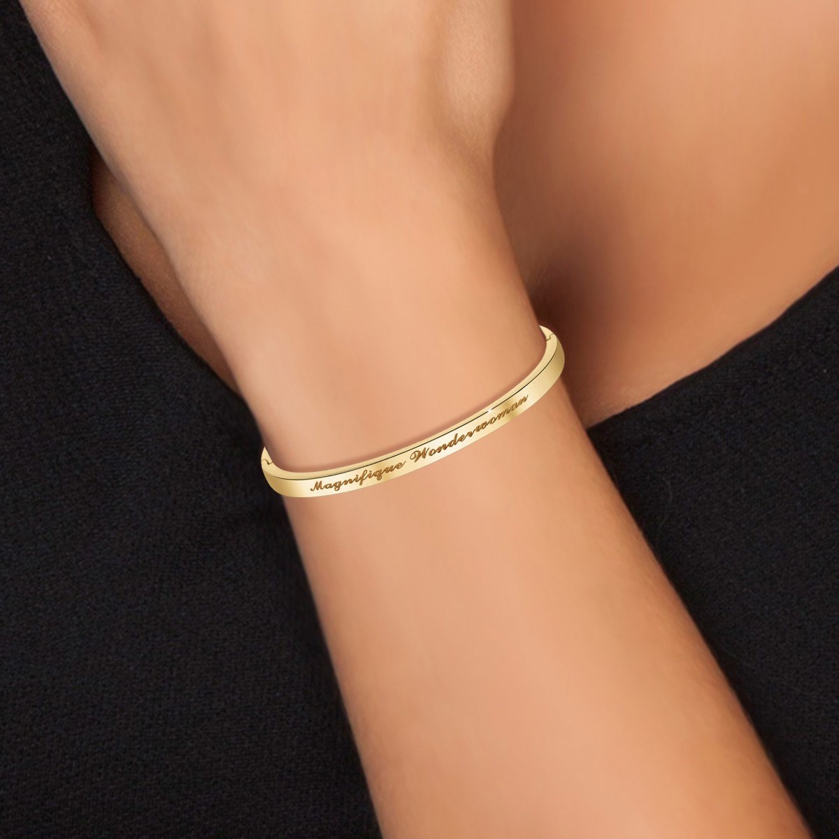 Magnifique Wonderwoman - Bracelet SC Crystal en Acier Finement doré
