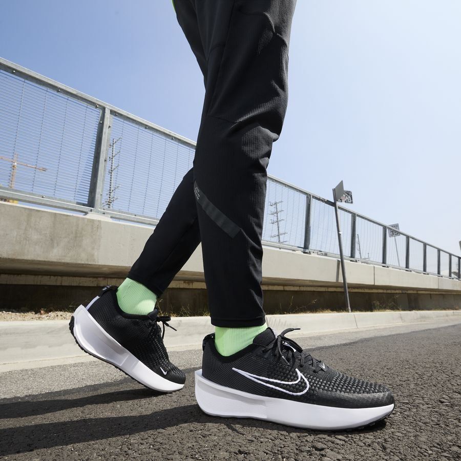 Nike Interact Run Men's Road Runnin BLACK/WHITE-ANTHRACITE