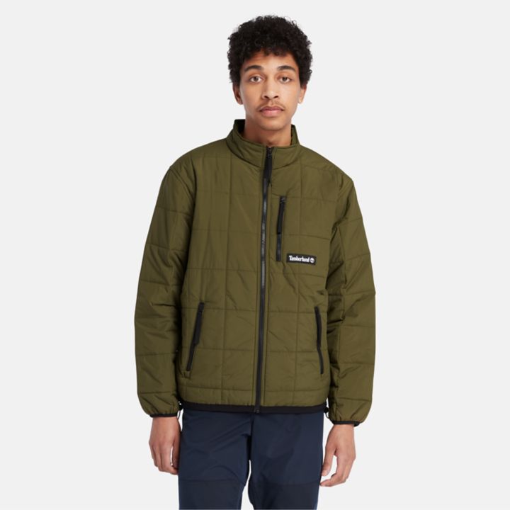 Jaqueta masculina acolchoada e isolante repelente à água na cor verde.