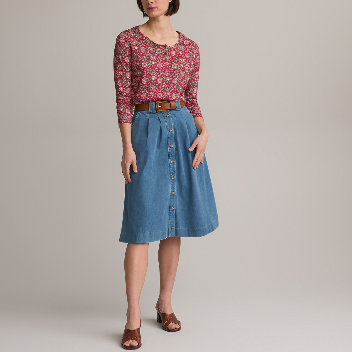 ANNE WEYBURN<br>Saia midi com estampa de bandeiras, em jeans
