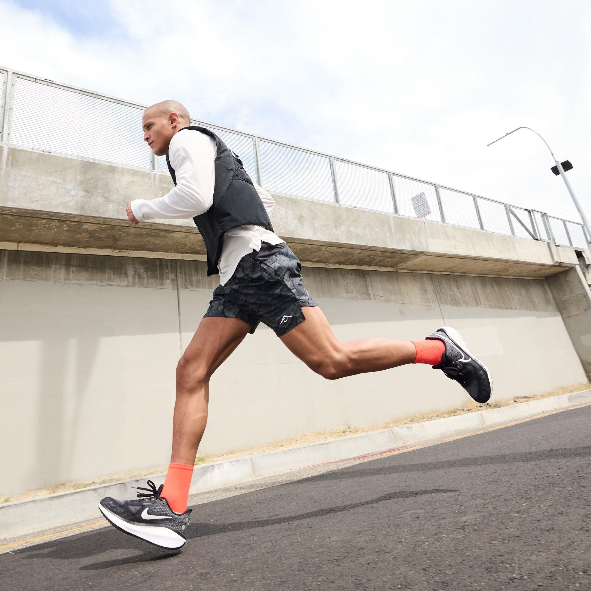 Nike Vomero 17 Mens Road Running Shoes