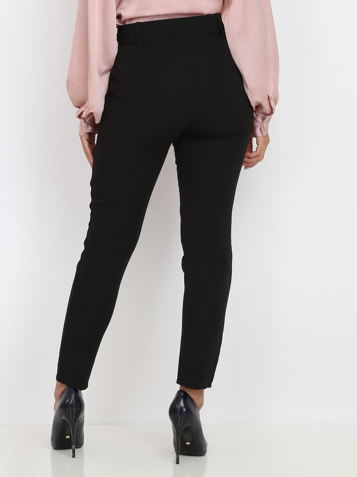Pantalon à pinces ceinturé- Noir