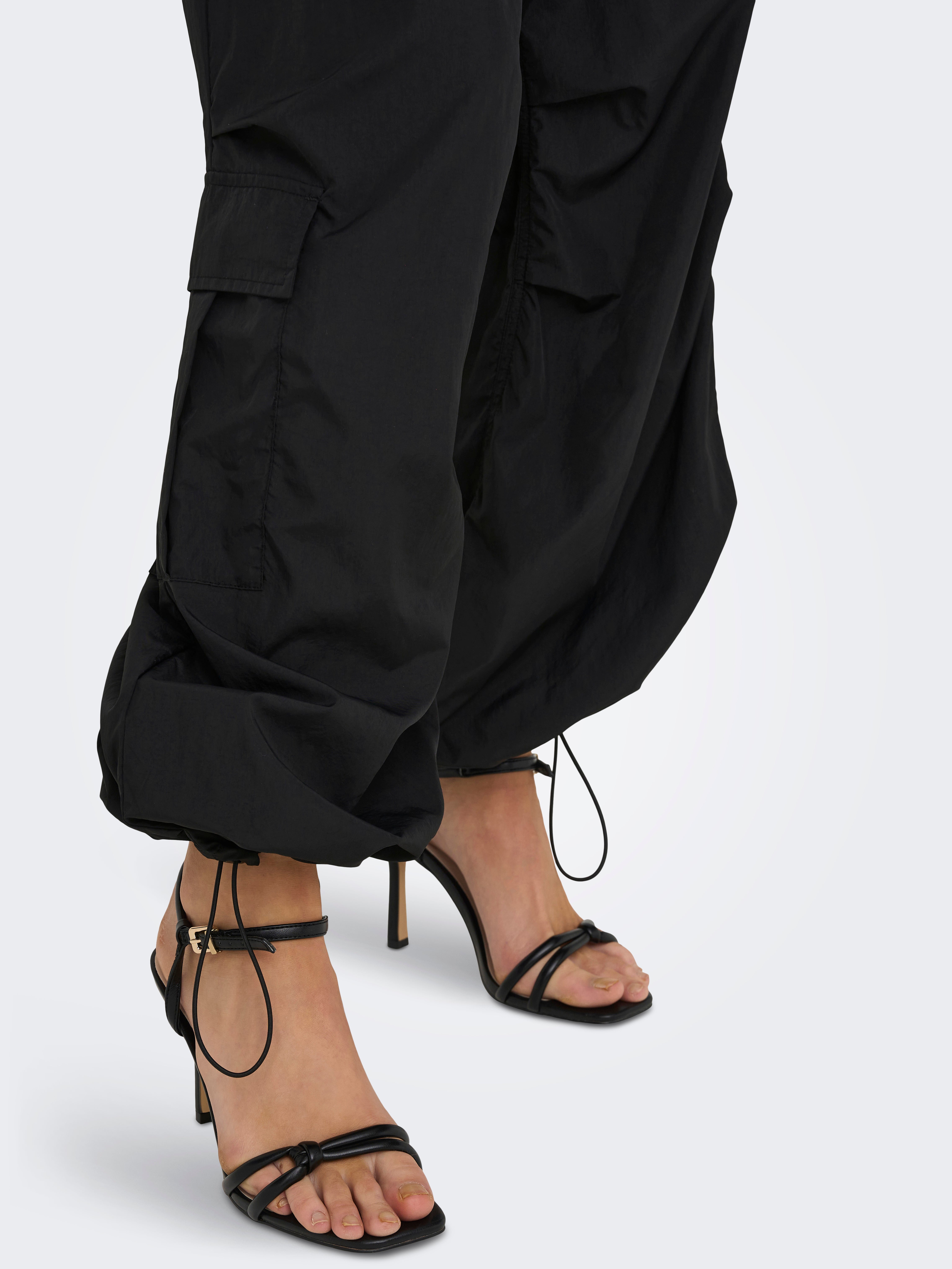 ONLJOANNE Mittlere Taille Locker geschnitten Cargo-Hose Black