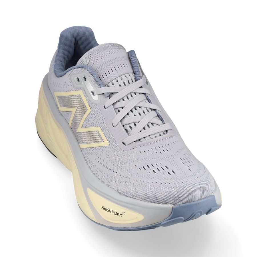 New Balance Chaussures de Running Fresh Foam X More V5 - Beige Femme
