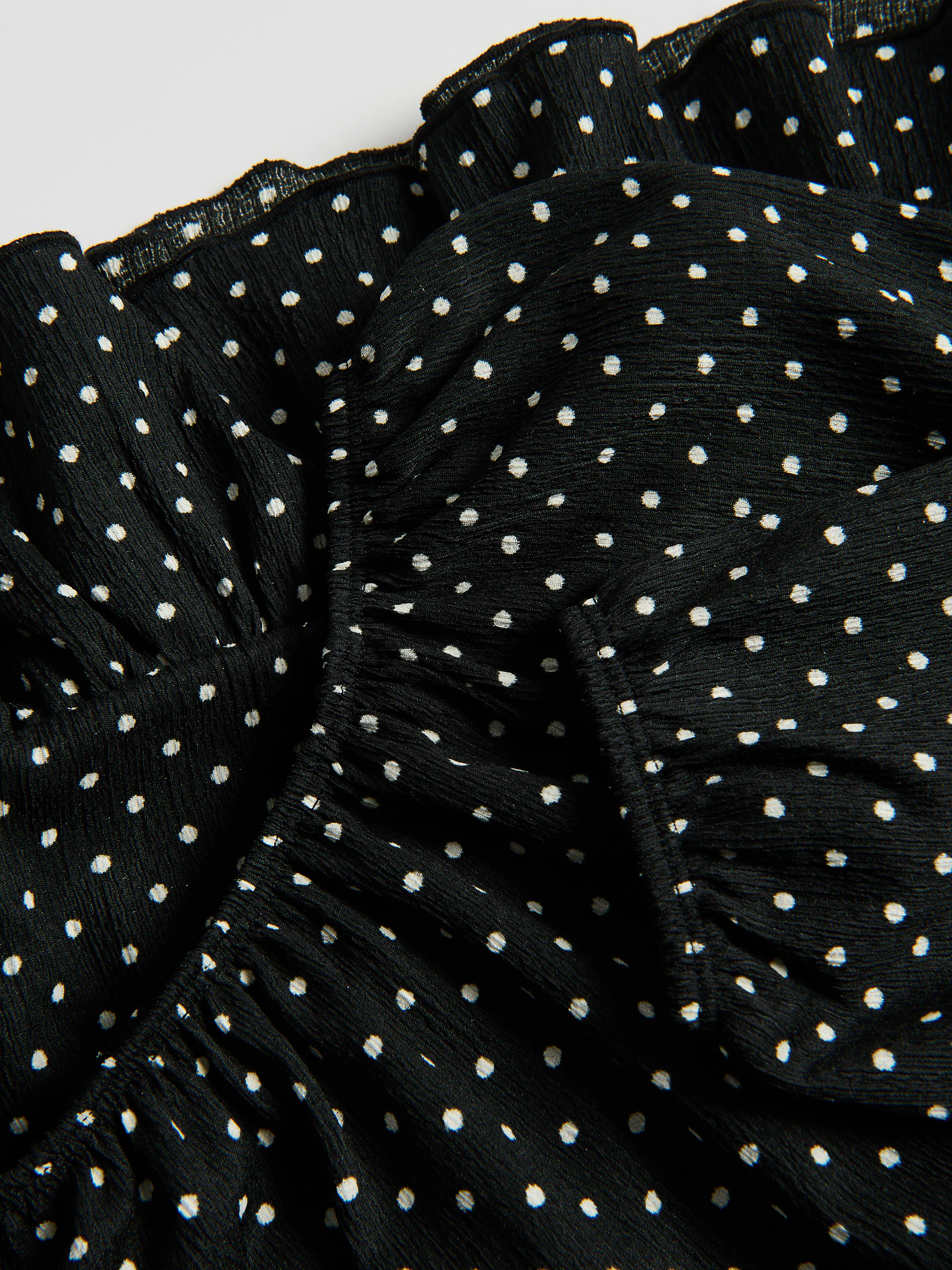 Gepunktetes Kleid