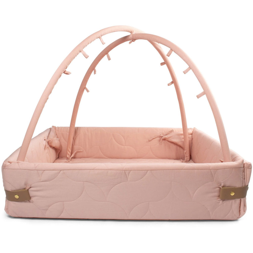 Køb FILIBABBA Misty Rose Activity Nest Soft Quilt