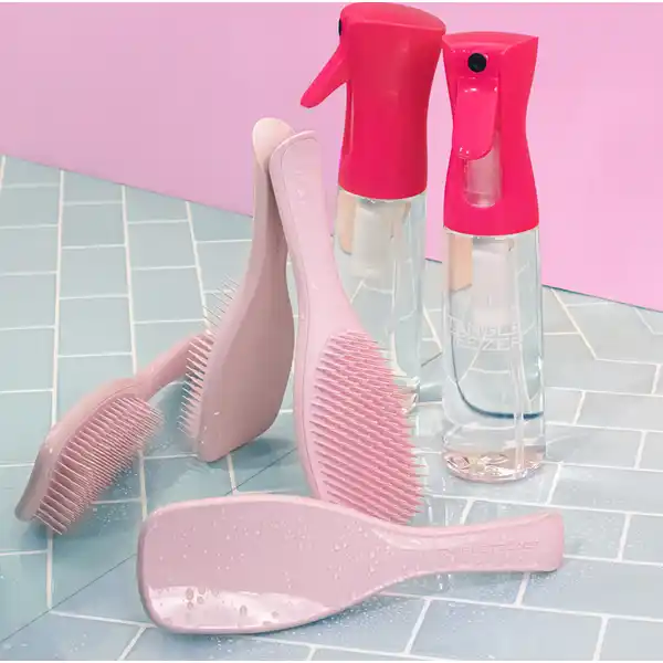 The Ultimate Detangler Hairbrush Millennial Pink