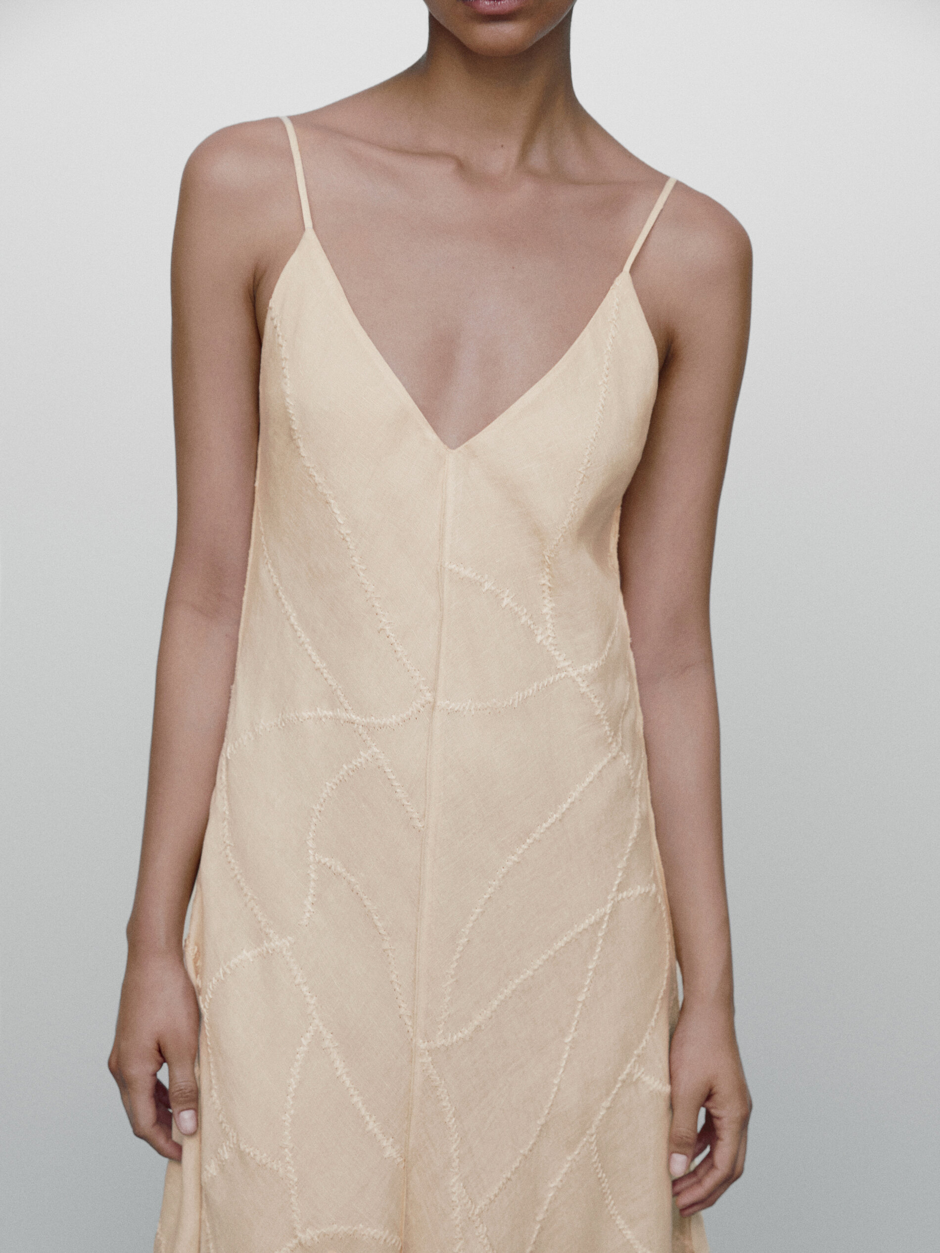 Vestido de edição limitada com detalhes em miçangas e amarração - RAW