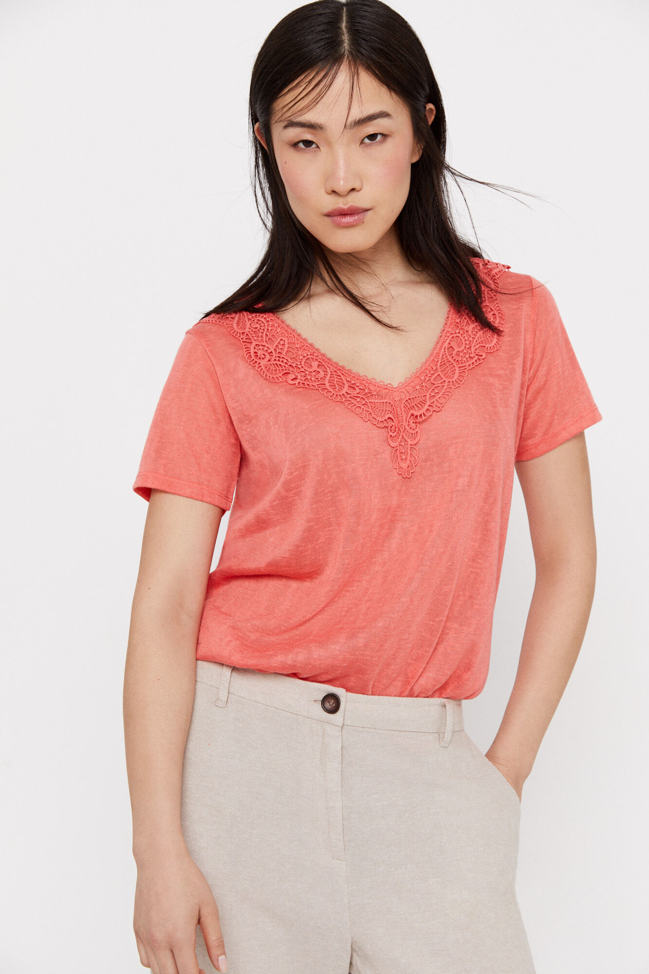 Camiseta efeito linho guipur - Coral