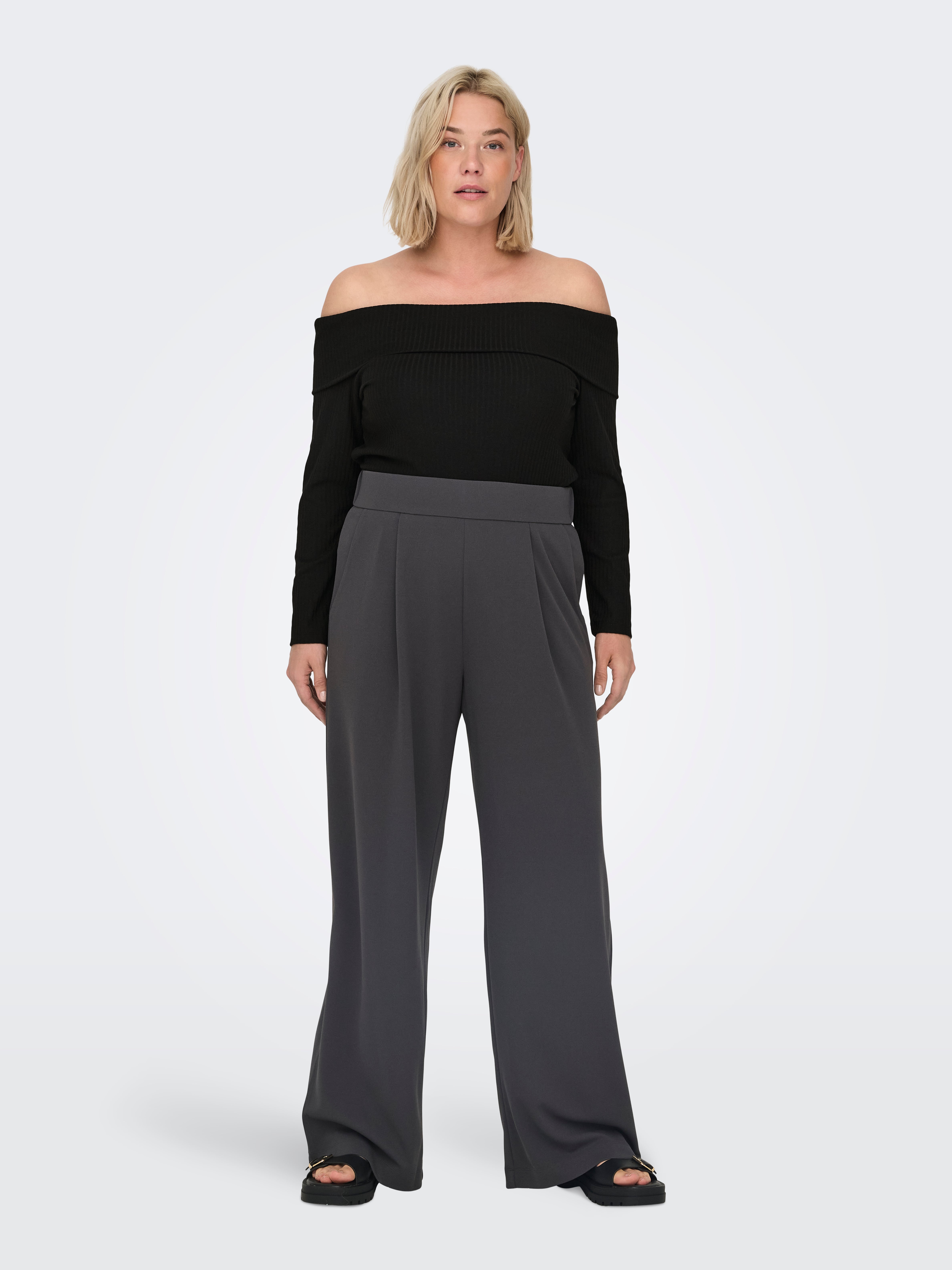CAREVELYN Top Black