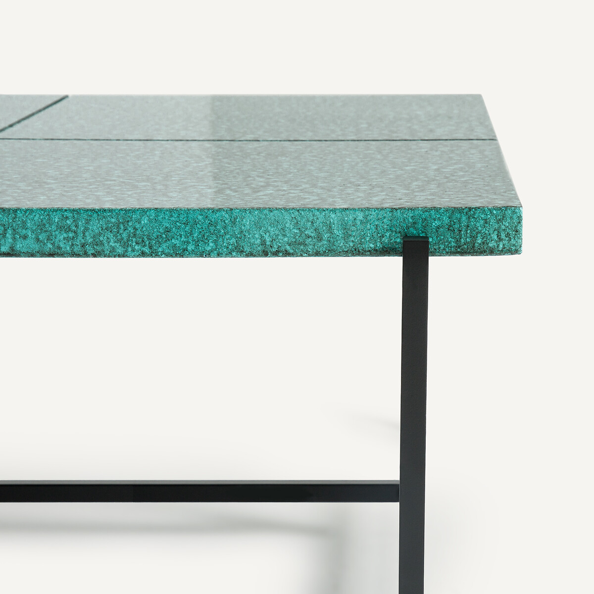 AM.PM<br>Mesa de jardim baixa em polystone Aelio