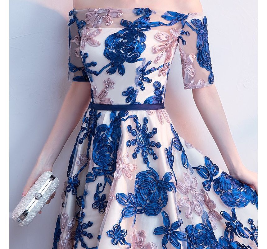 Mackizin - A-lijn cocktailjurk met korte mouwen, off-shoulder bloemenmotief en hoge en lage mesh