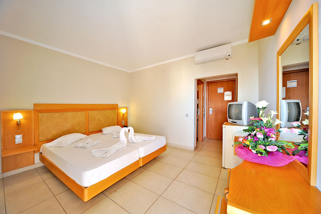 Saint Constantin Hotel Logies - Aparthotel