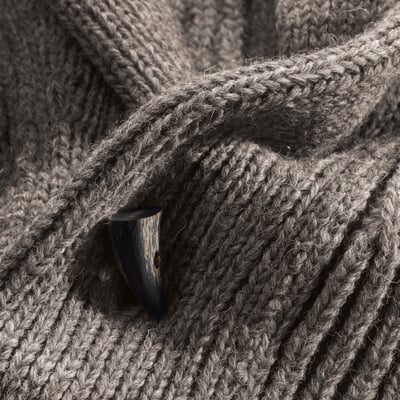 Black Sheep Cardigan, Natur-Dunkel-Melange