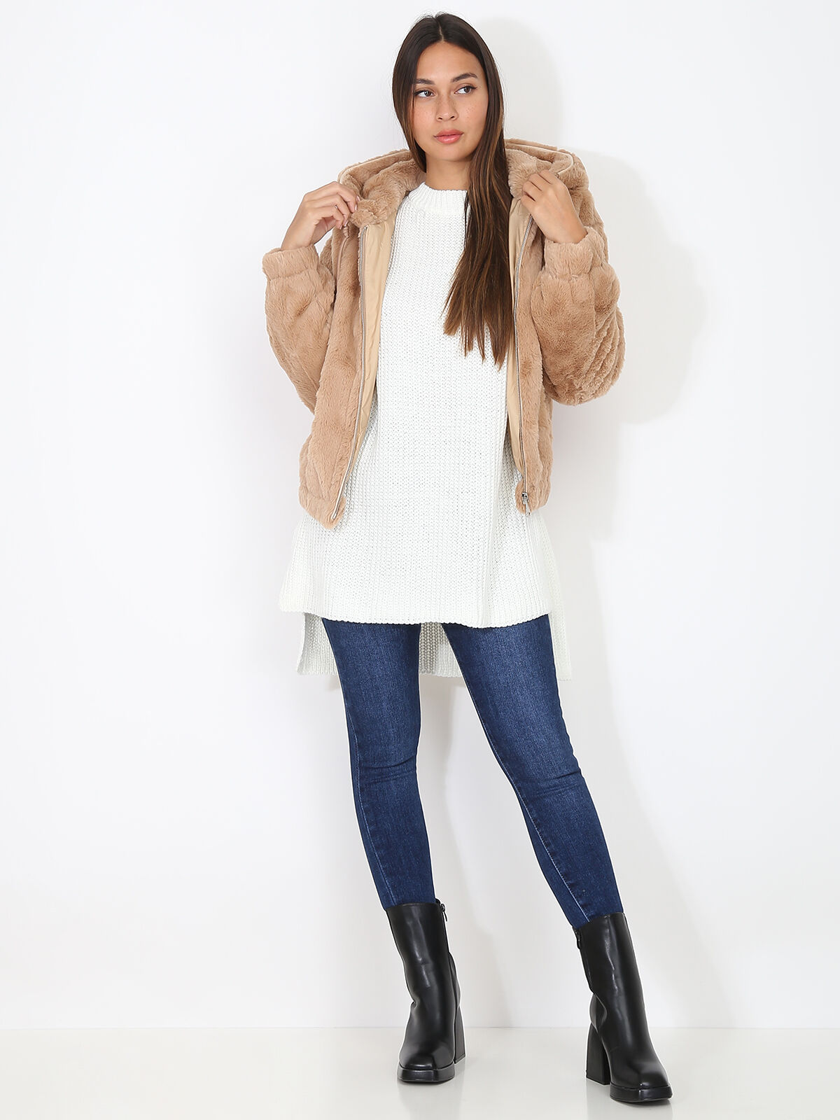 Manteau court à fausse fourrure- Camel
