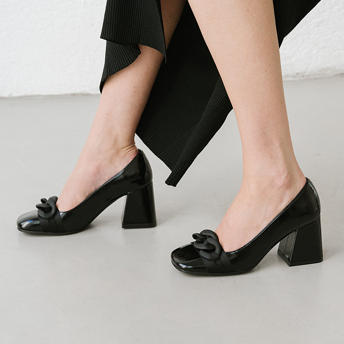 Escarpins à nœuds  en vernis plissé noir