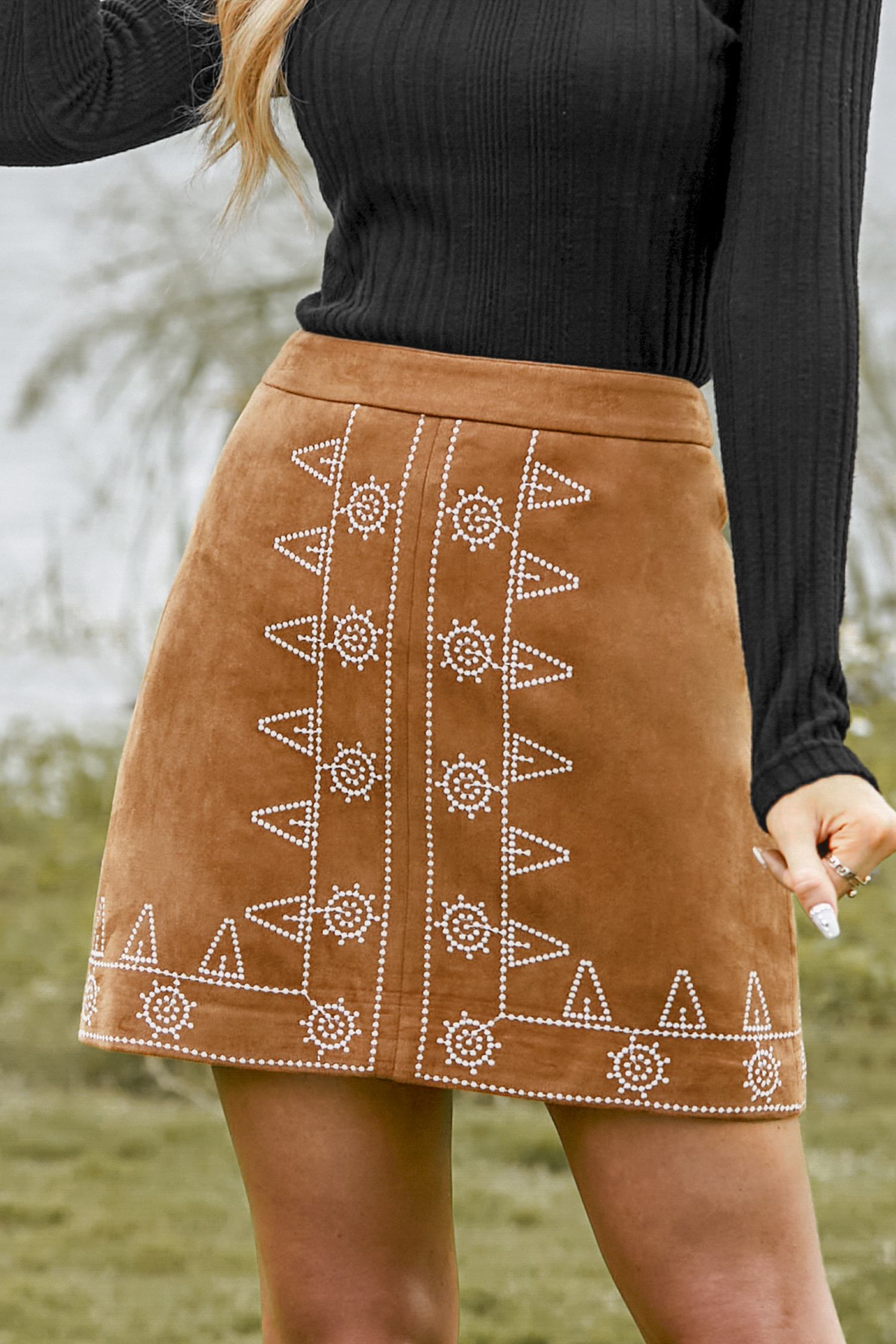 Jupe mini à broderie ethnique