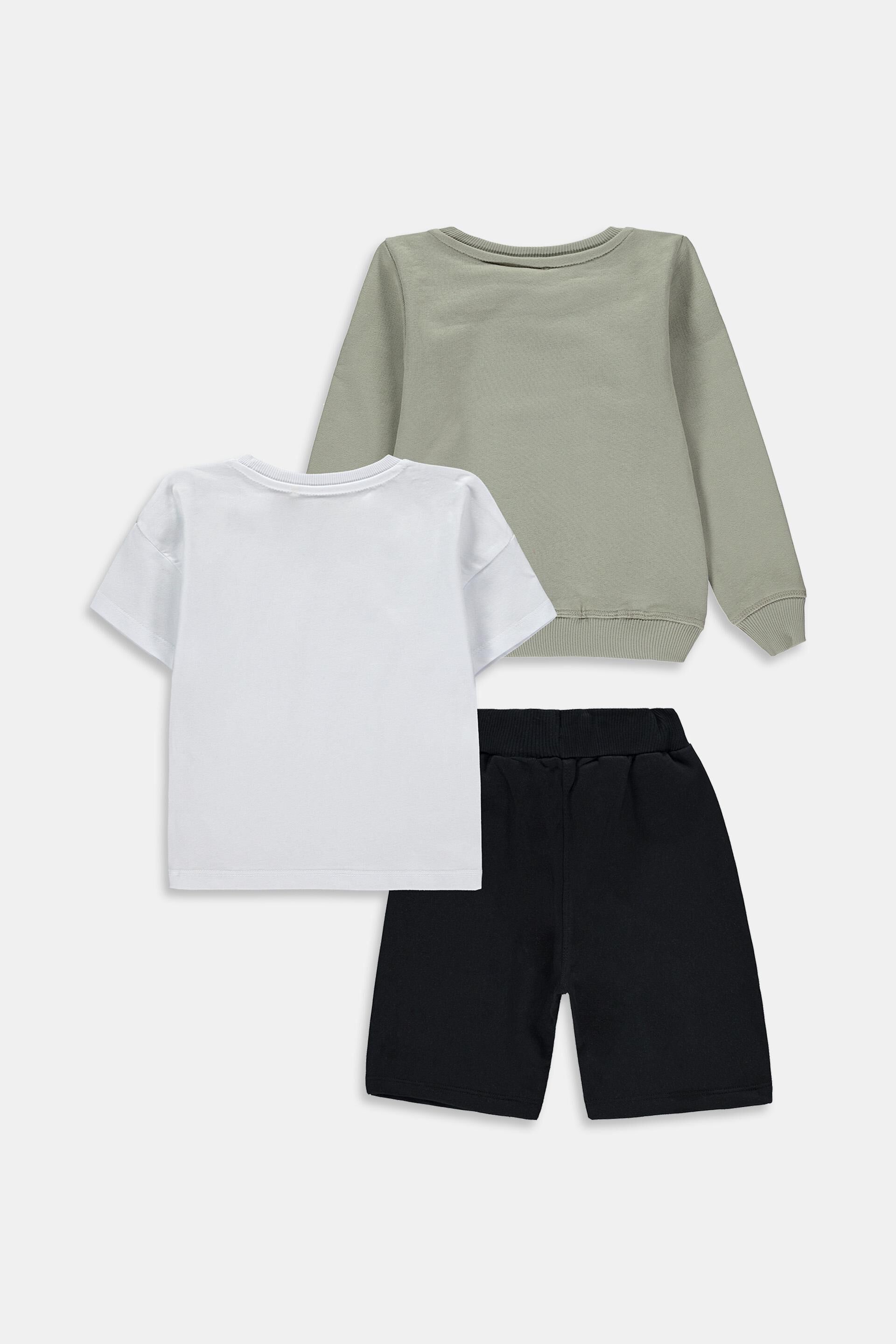 Lot mixte : sweat-shirt, t-shirt et short
