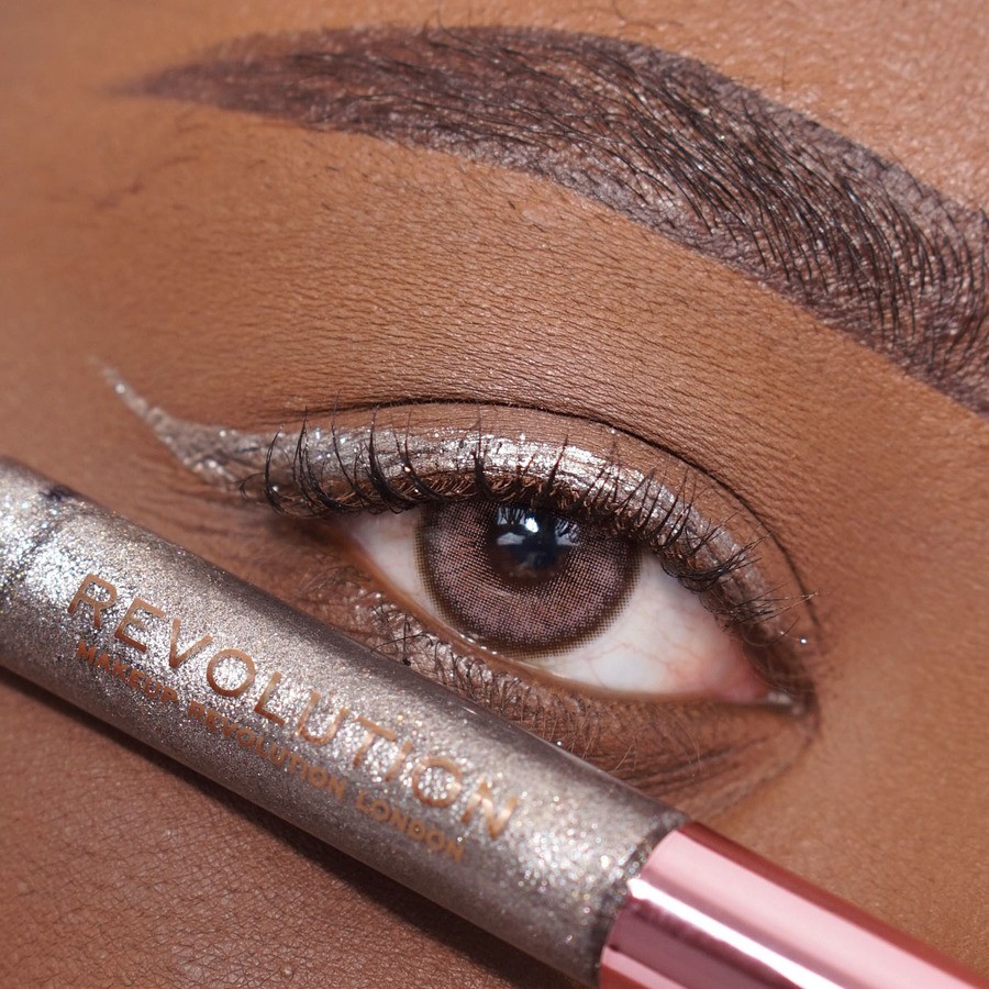 Makeup Revolution Revolution Super Flick Liquid Eyeliner Silver 2,4ml
