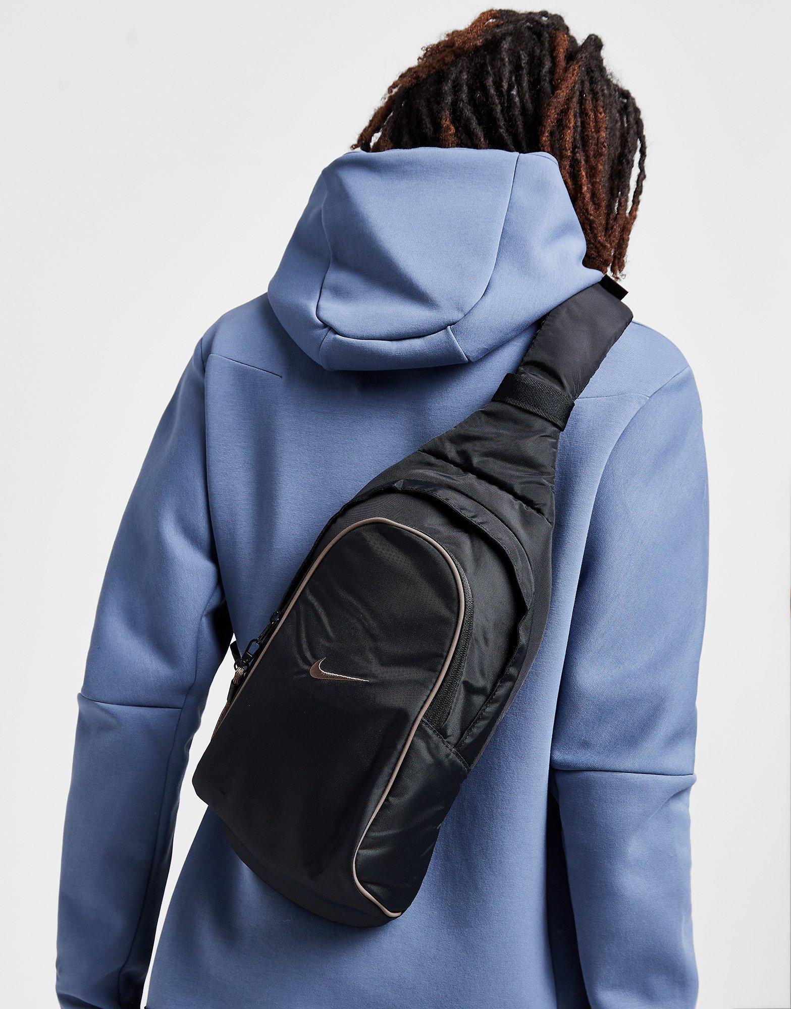 Nike Sportswear Essentials Sling Bag