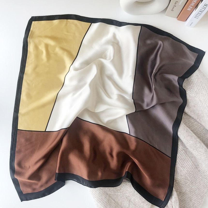 Frior - Colour Block Satijnen Sjaal