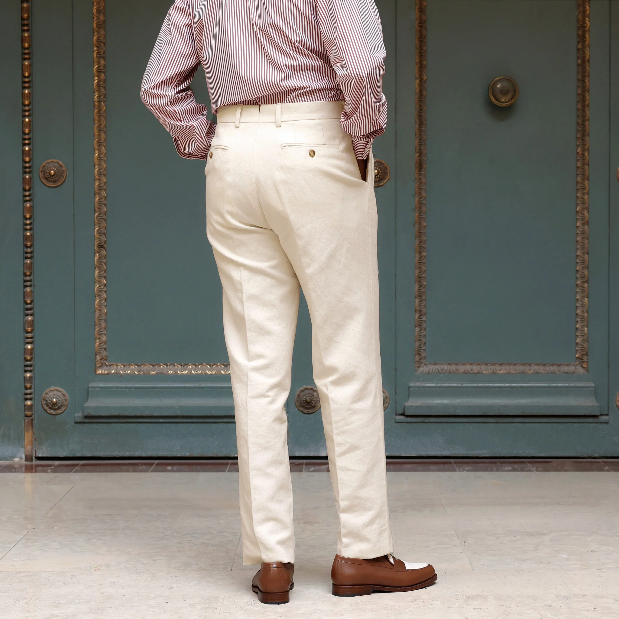 Double-pleated pants in ecru cotton and linen