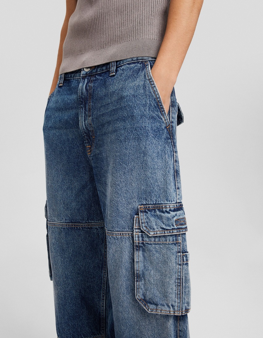 calça cargo estilo skater com efeito desbotado