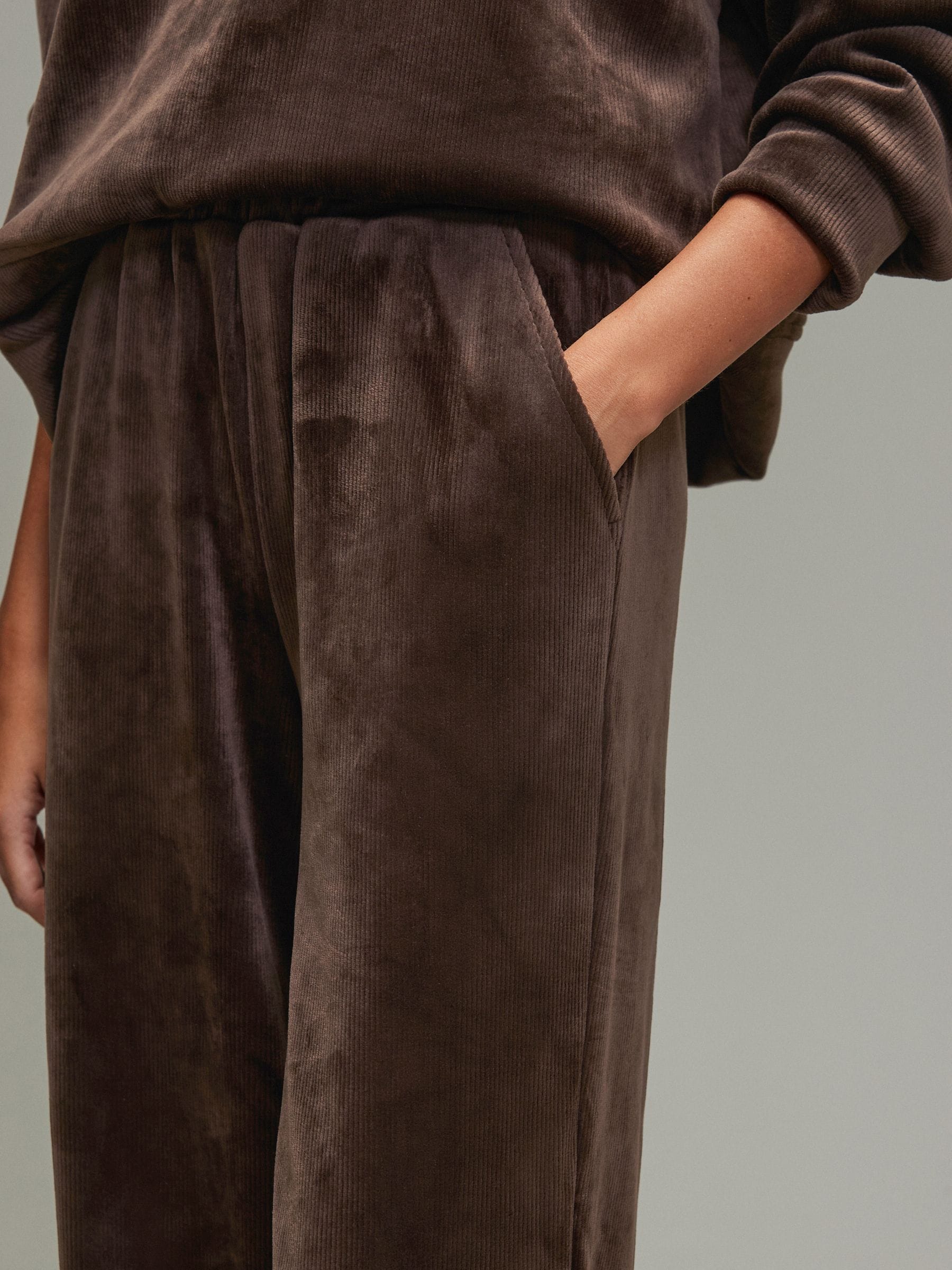Chocoladebruin - Soft Feel Cord Wide Leg Trousers