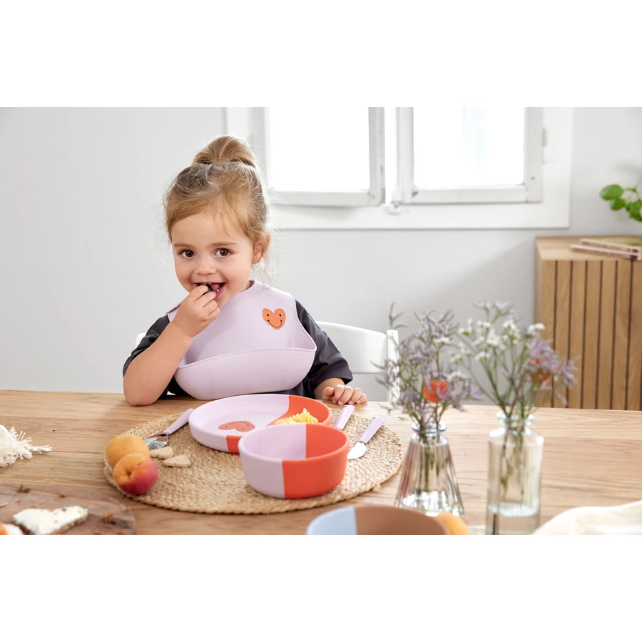 LÄSSIG Silikonlätzchen, Happy Rascals Heart lavender