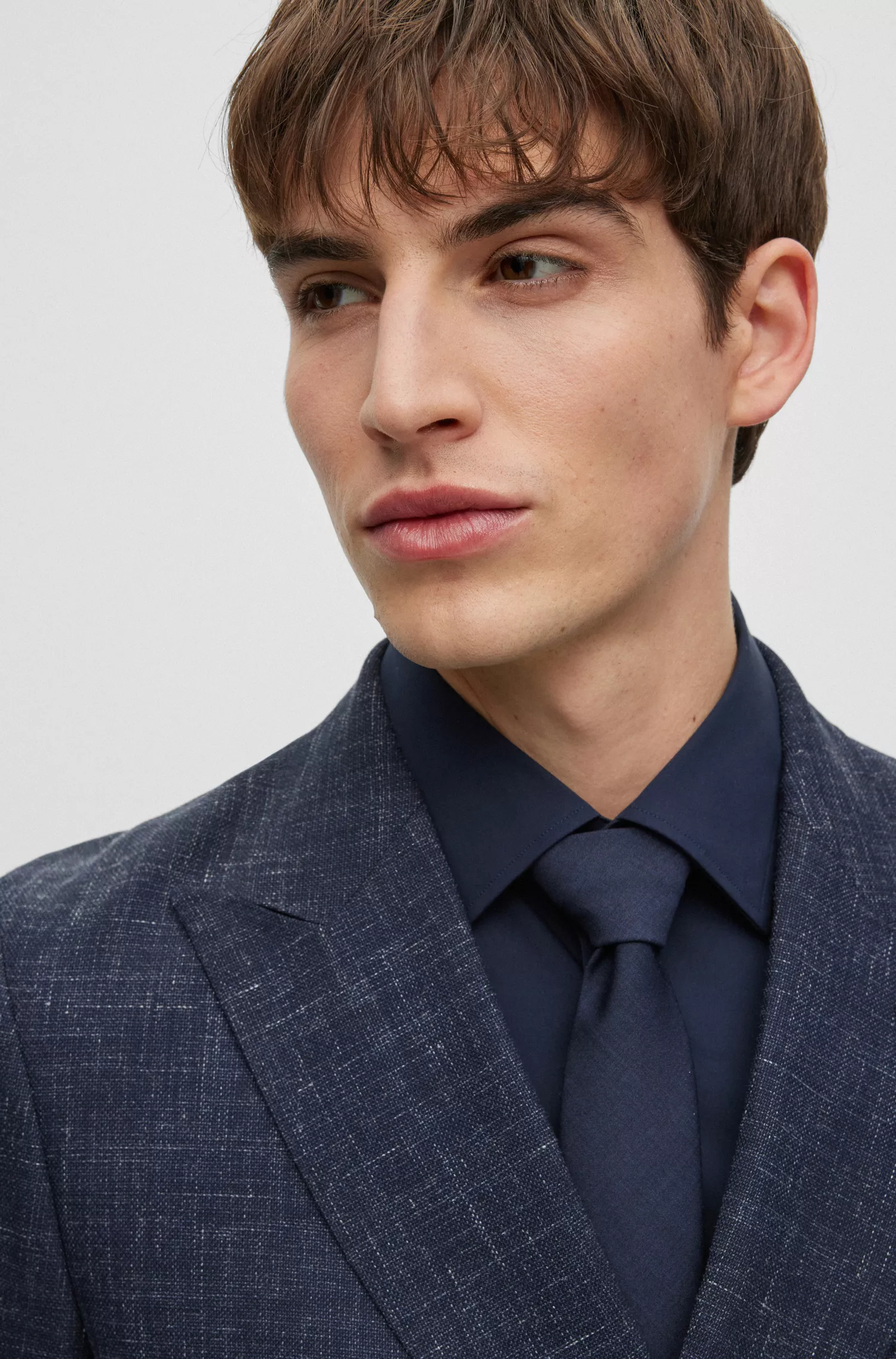 Terno BOSS preto slim fit em mistura de lã estampada