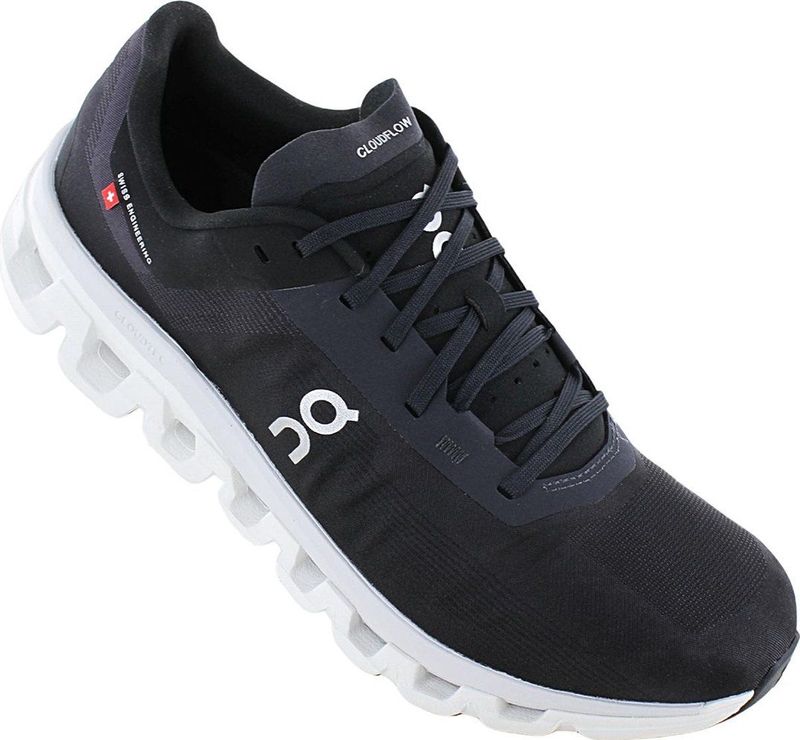 On - Cloudflow 4 - Hardloopschoenen - Zwart - Helion™-foam