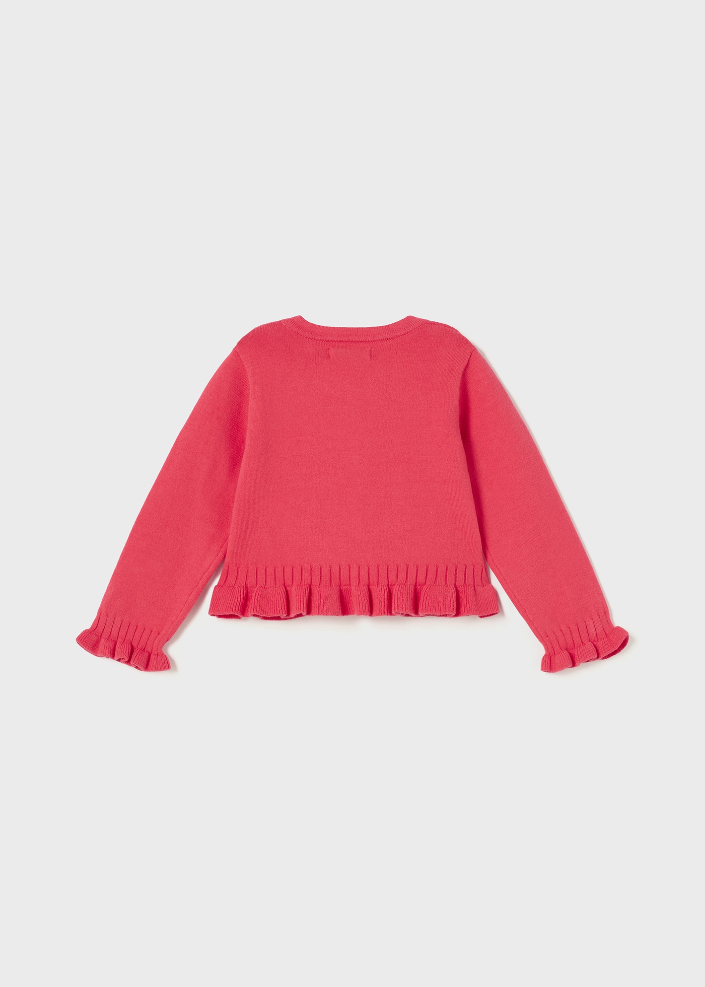 Casaquinho de bebê feito com algodão sustentável
