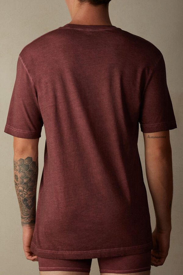 Camiseta de manga curta em algodão com lavagem desgastada