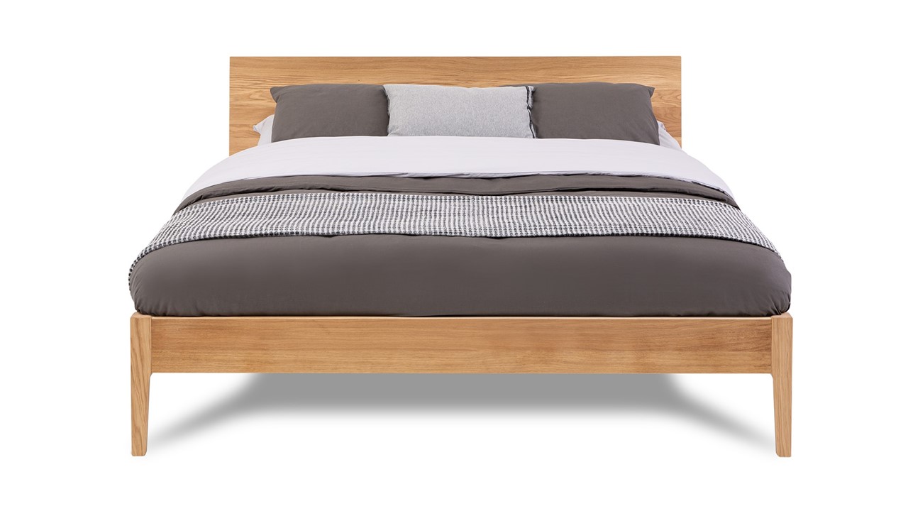 Bed Sky met hoofdbord en poten hout eiken honing
