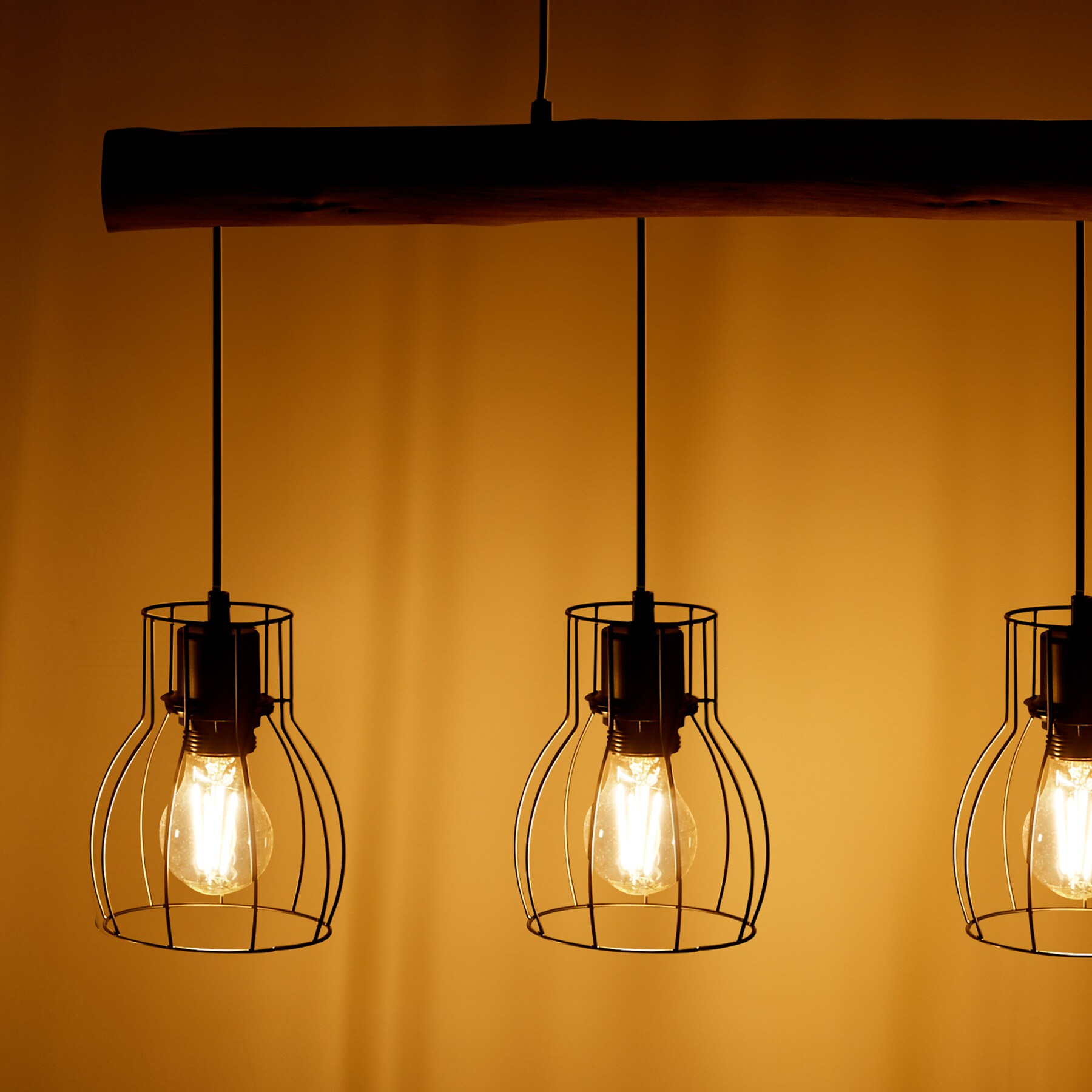 tectake® Pendelleuchte, 4-flammig, 4x E27, 40 W, massiver Holzbalken, Gitter-Lampenschirme, 82 x 13,5 x 140 cm