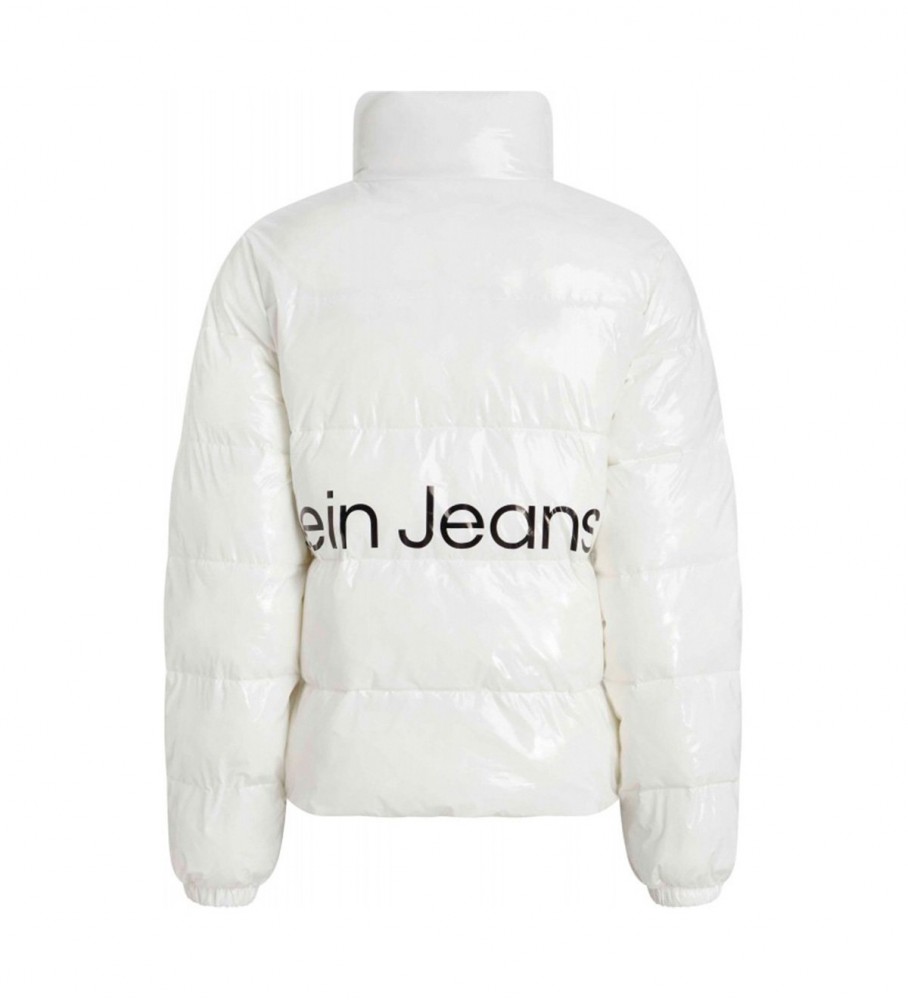 Jaqueta Calvin Klein Jeans Slim Fit com Acabamento Super Brilhante, Branca