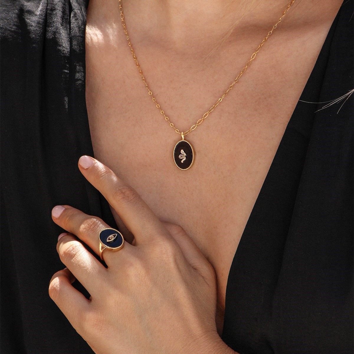 Collier agate noire et serpent zircons doré à l'or fin 24k SALOMÉ