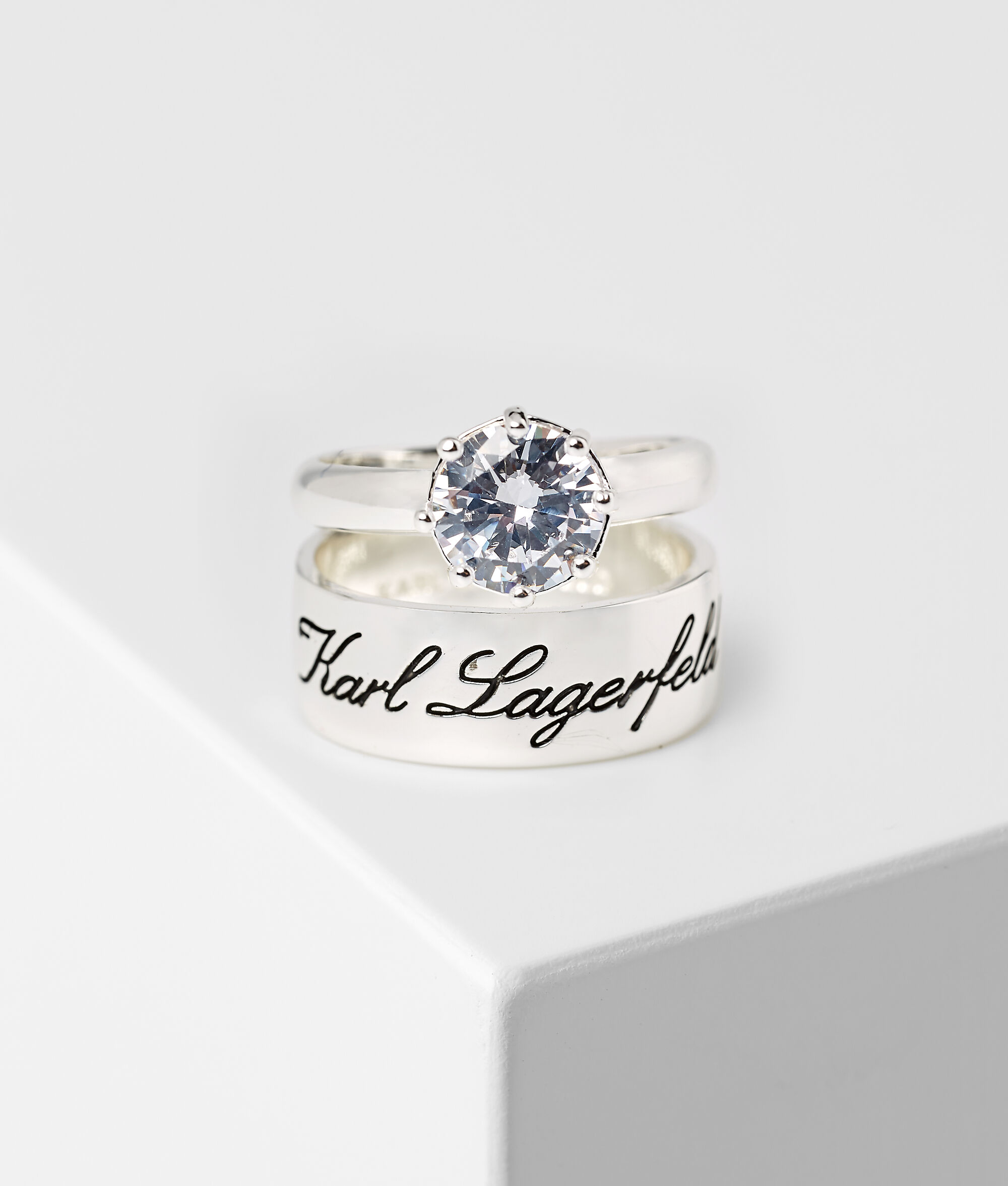 DOUBLE BAGUE HOTEL KARL