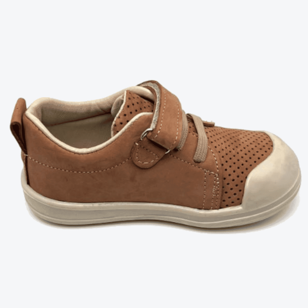 Small Foot Sneaker - Fufu Foop Brown Model3 - Braun